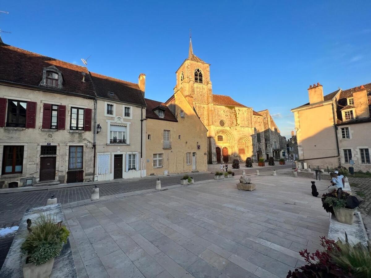 فيلا "La Grenouille" Centre Historique - Les Terres Du Roy أفالو المظهر الخارجي الصورة