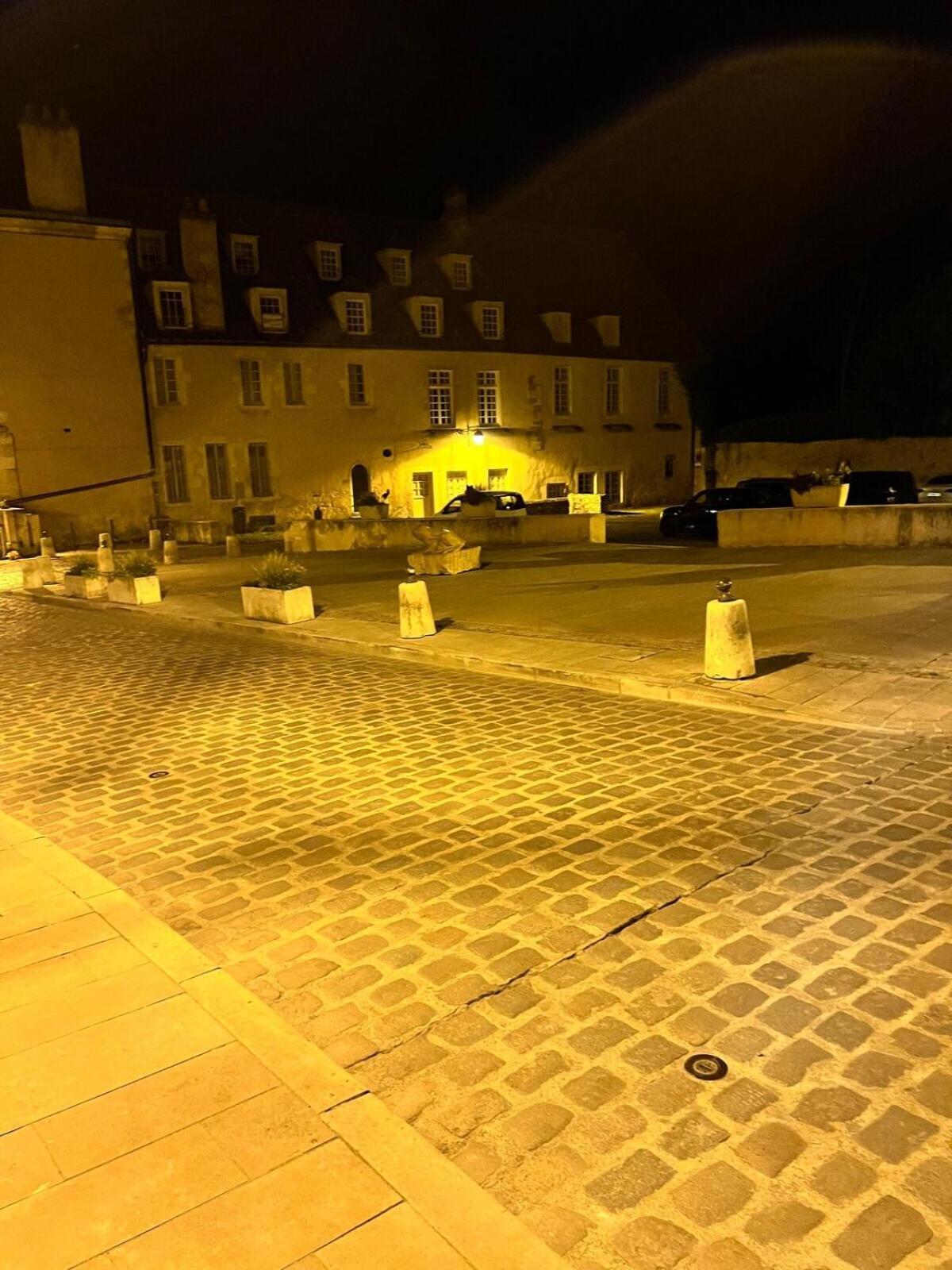 فيلا "La Grenouille" Centre Historique - Les Terres Du Roy أفالو المظهر الخارجي الصورة